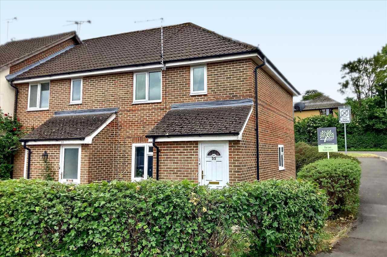 ** LOVELY APARTMENT CLOSE TO TOWN CENTRE **