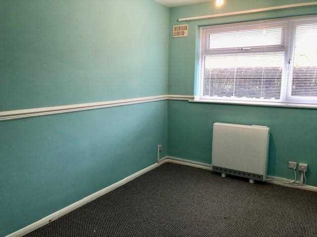 Broom Hill Court, Old Whittington - Picture 4