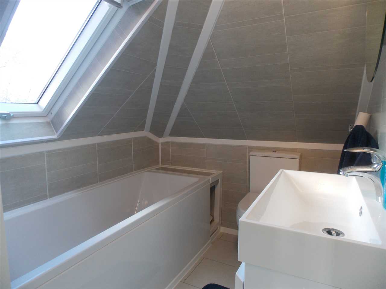 Roehampton Vale - Picture 7