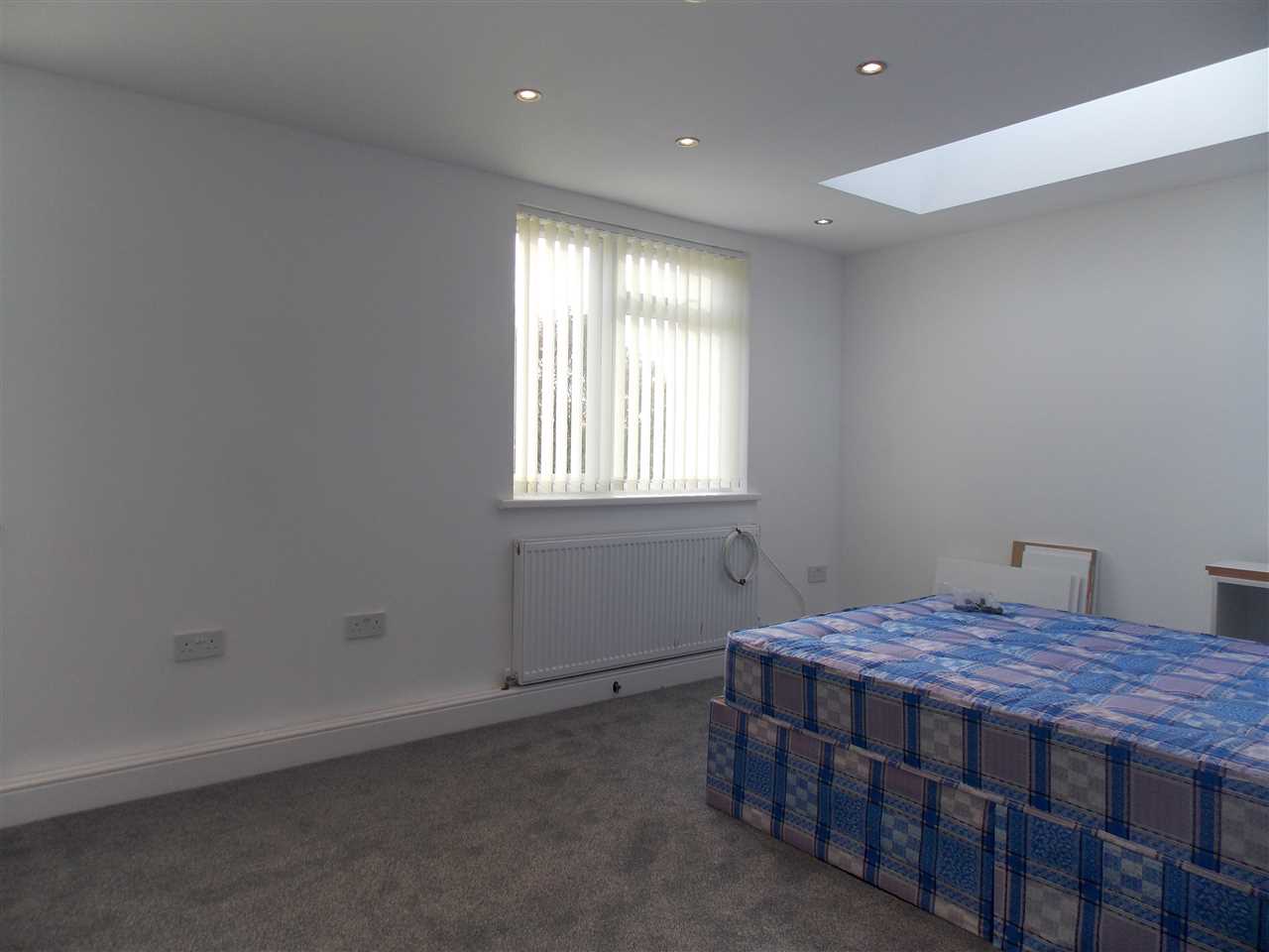 Roehampton Vale - Picture 8