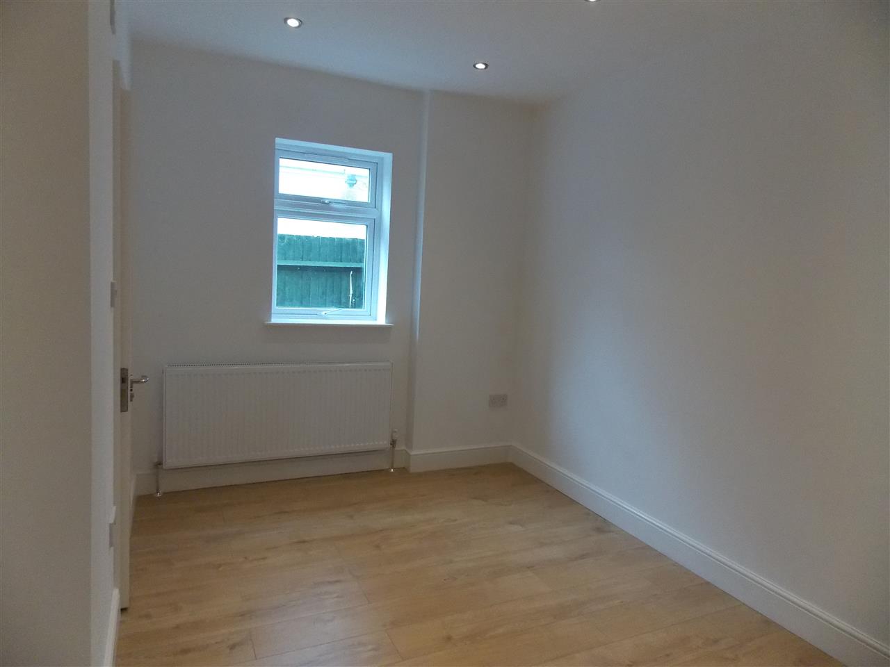 Roehampton Vale - Picture 3