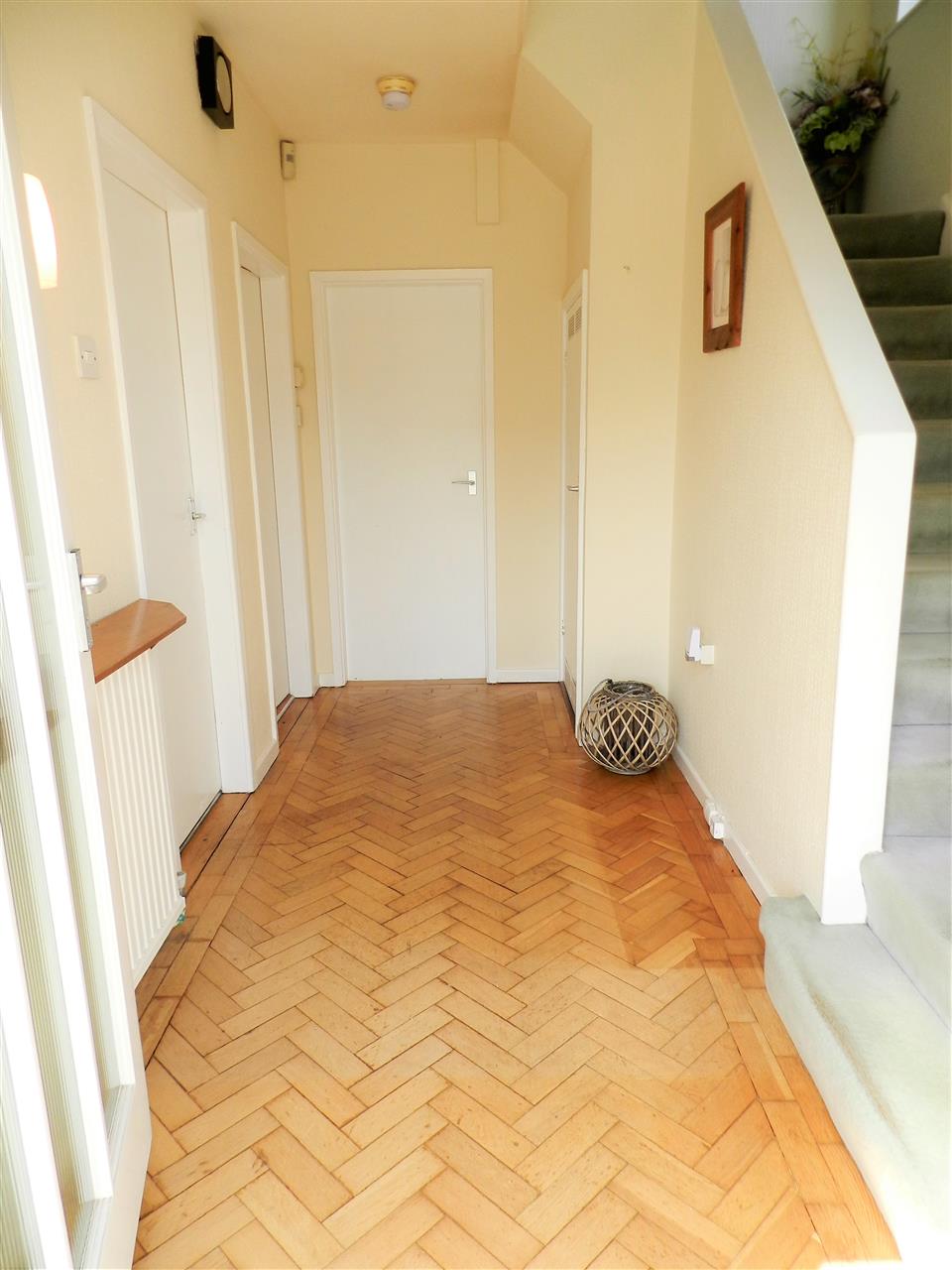 Cedar Avenue - Picture 4