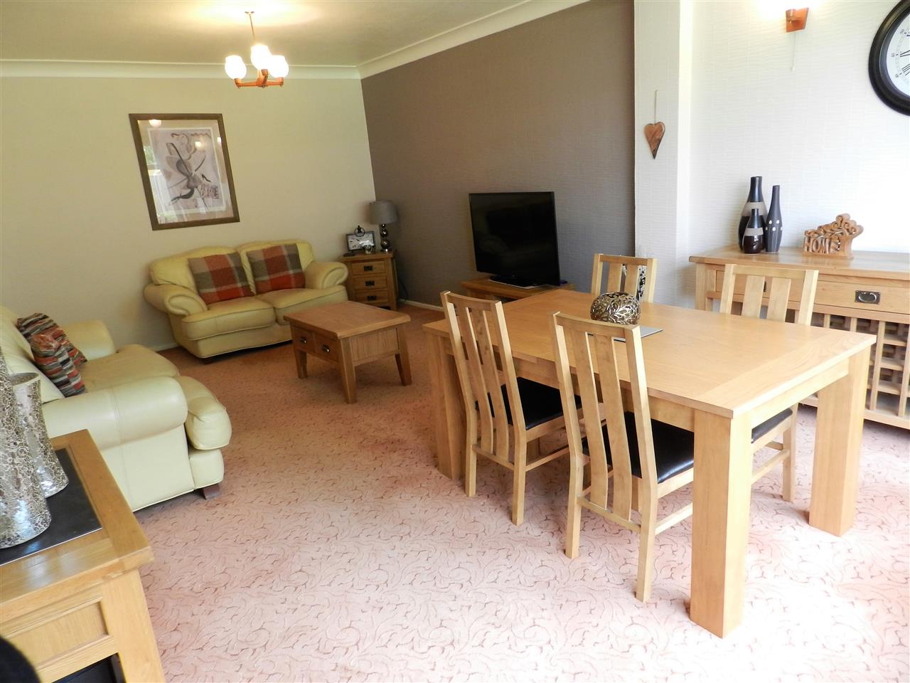 Cedar Avenue - Picture 7