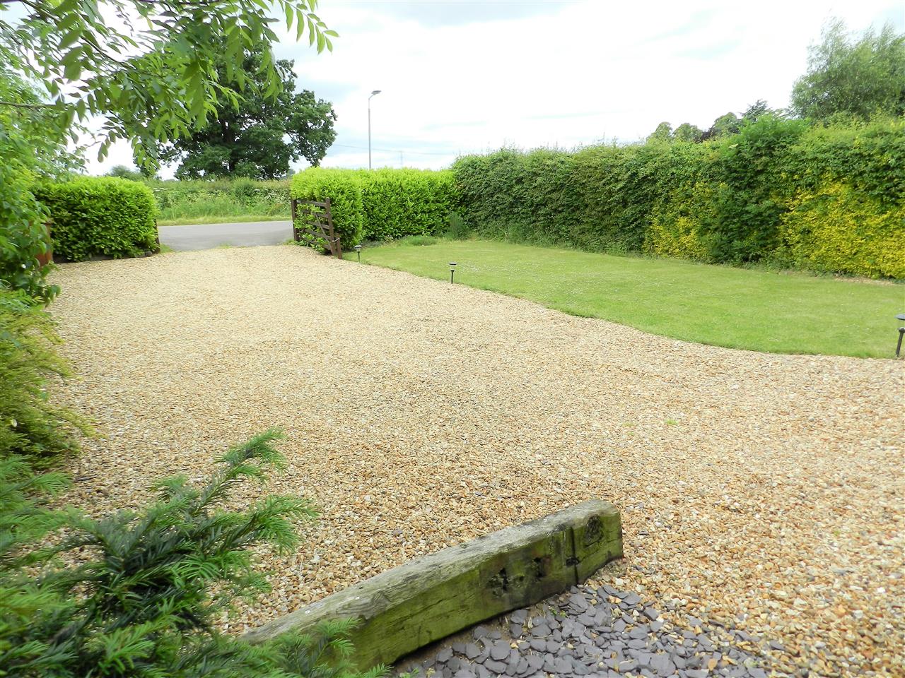 Gonalston Lane - Picture 18