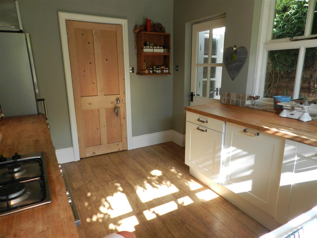 Waldeck Road - Picture 12