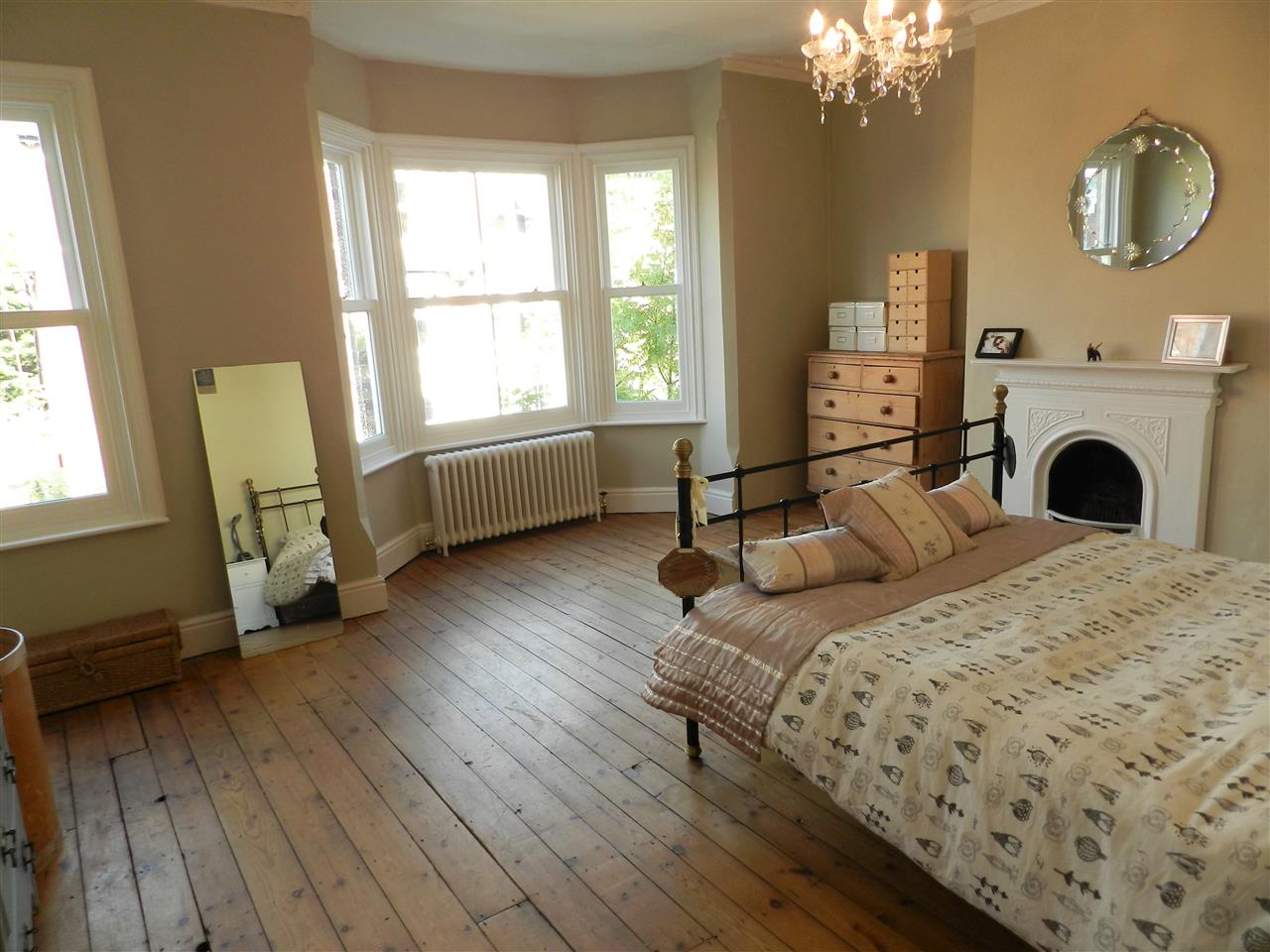 Waldeck Road - Picture 14