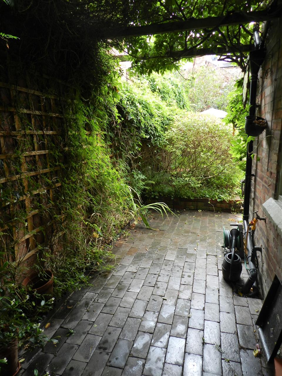 Waldeck Road - Picture 23