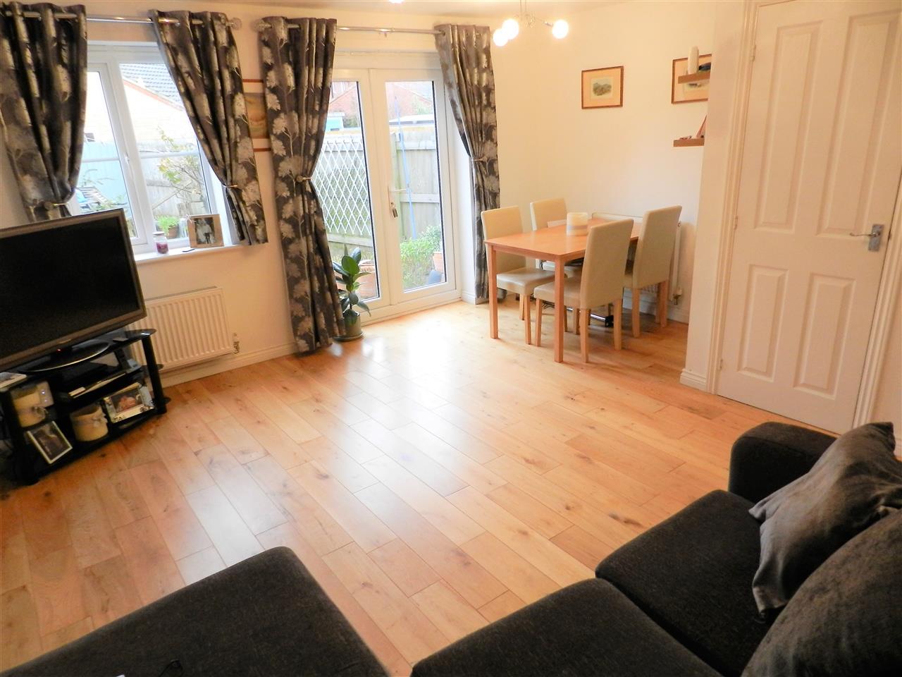 Braunton Crescent - Picture 3