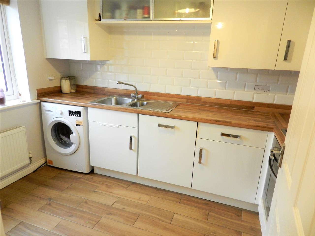 Braunton Crescent - Picture 6