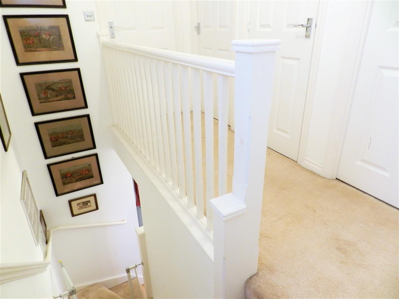 Braunton Crescent - Picture 8