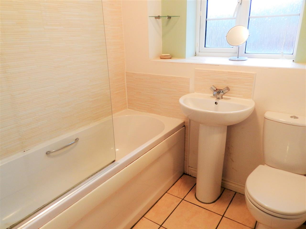 Braunton Crescent - Picture 13