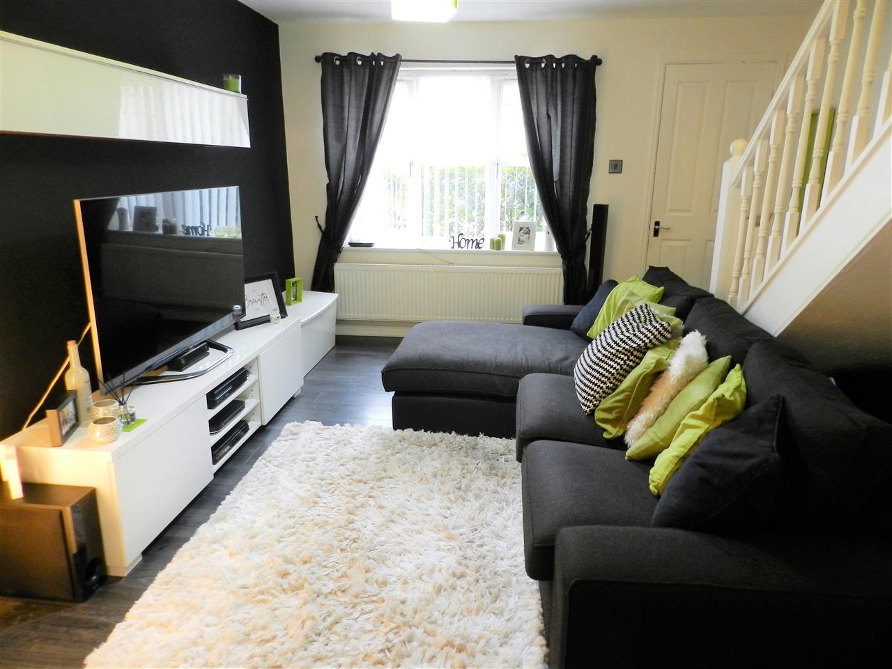 Overmoor View - Picture 2