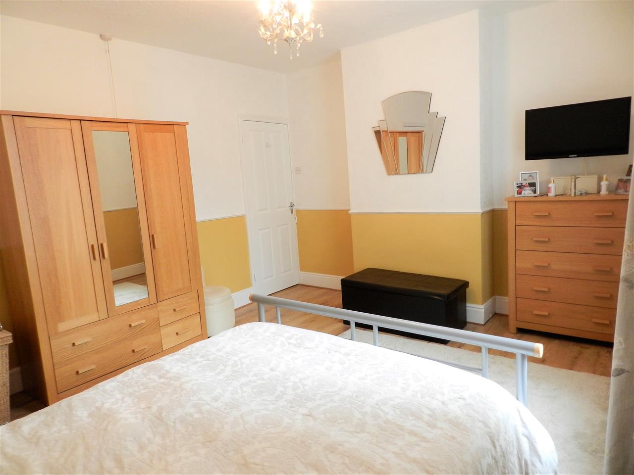 Ladycroft Avenue - Picture 11
