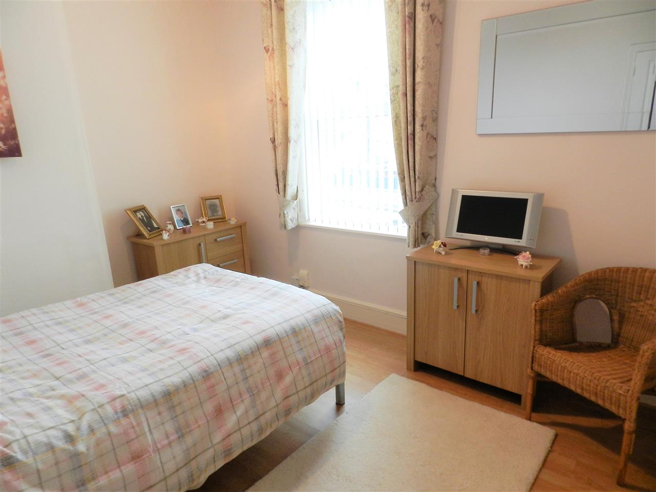 Ladycroft Avenue - Picture 12