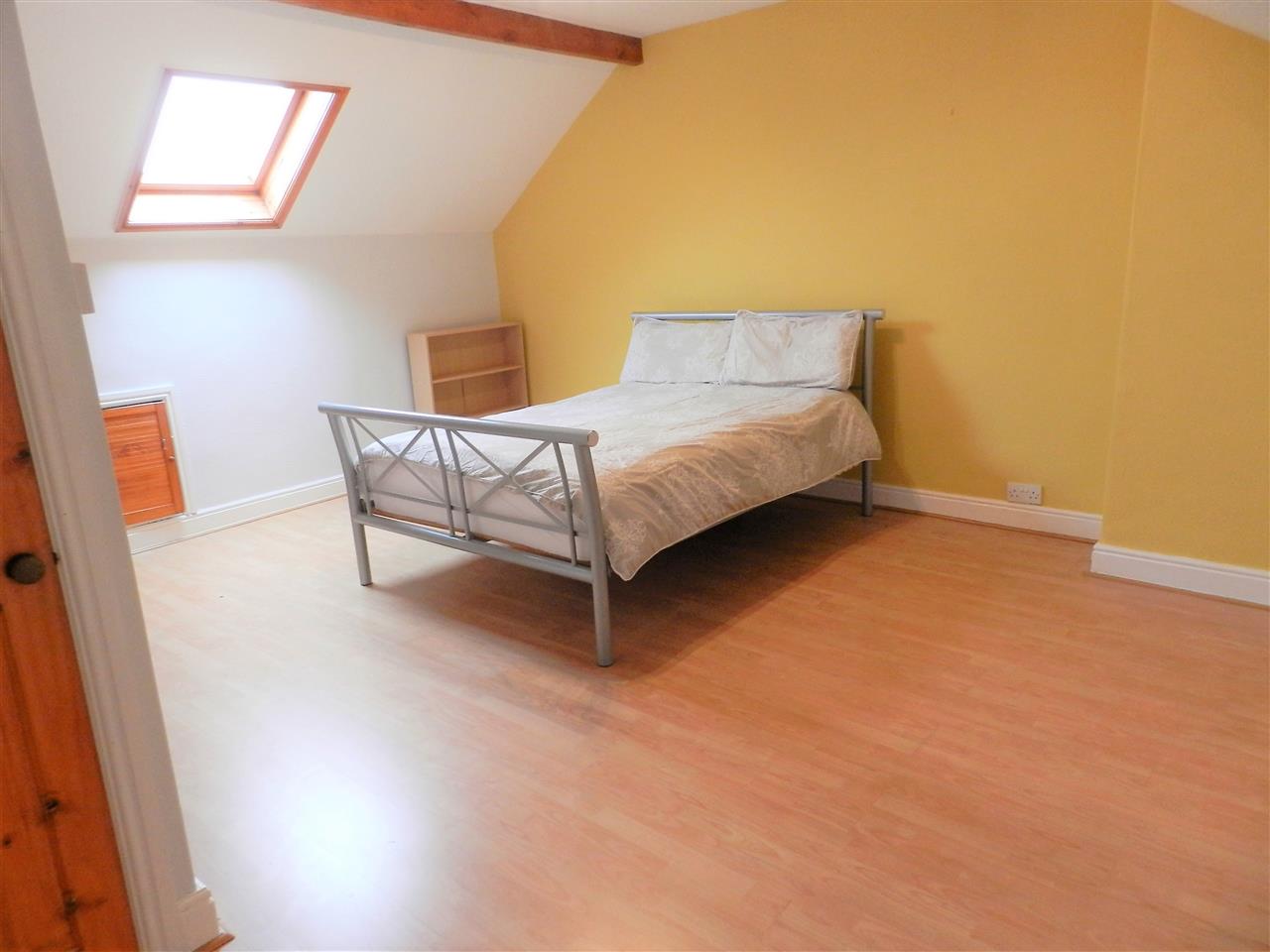 Ladycroft Avenue - Picture 16