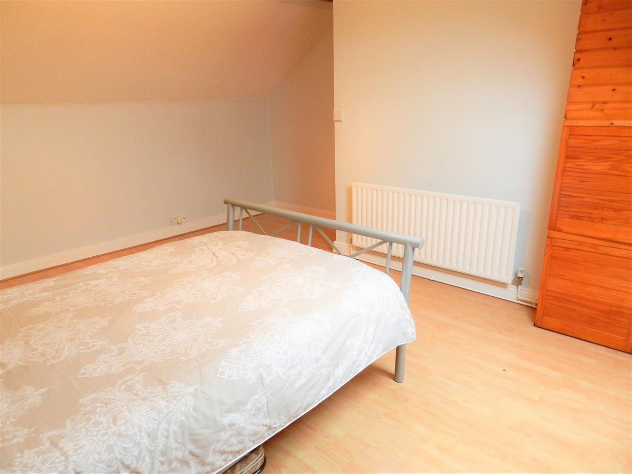 Ladycroft Avenue - Picture 17