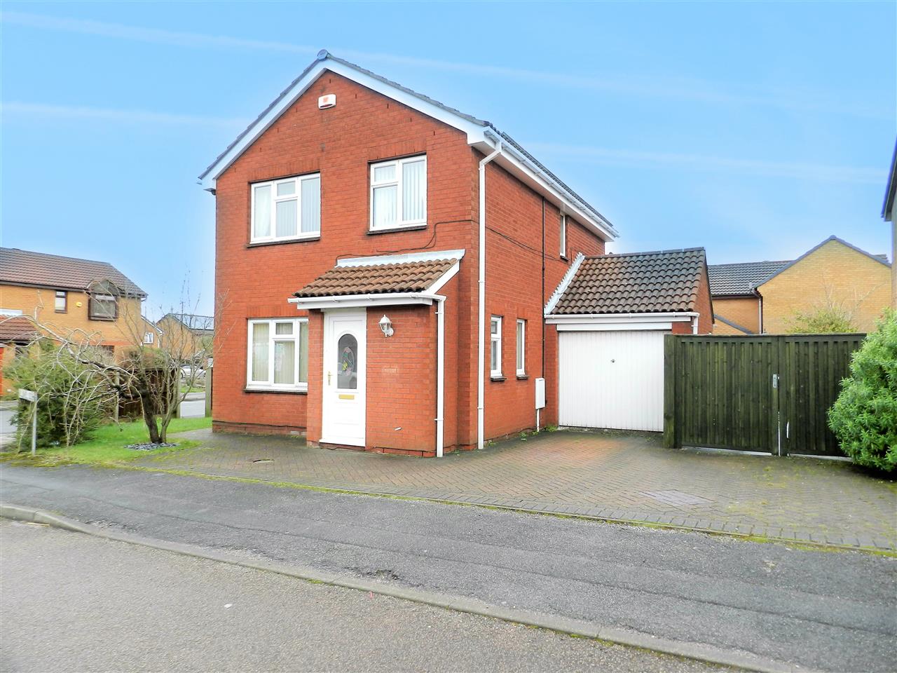Hollinwell Close - Picture 1