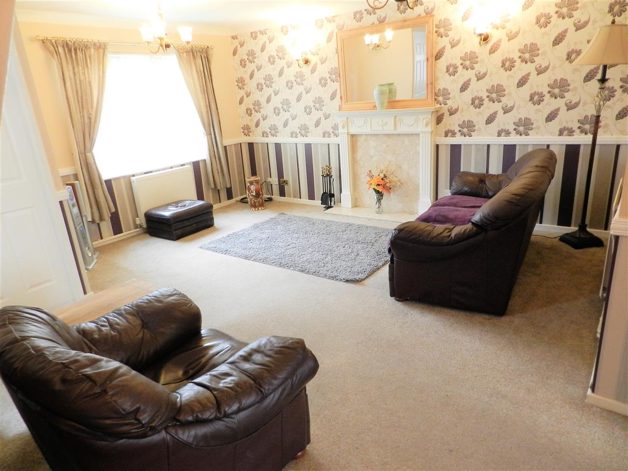 Hollinwell Close - Picture 2