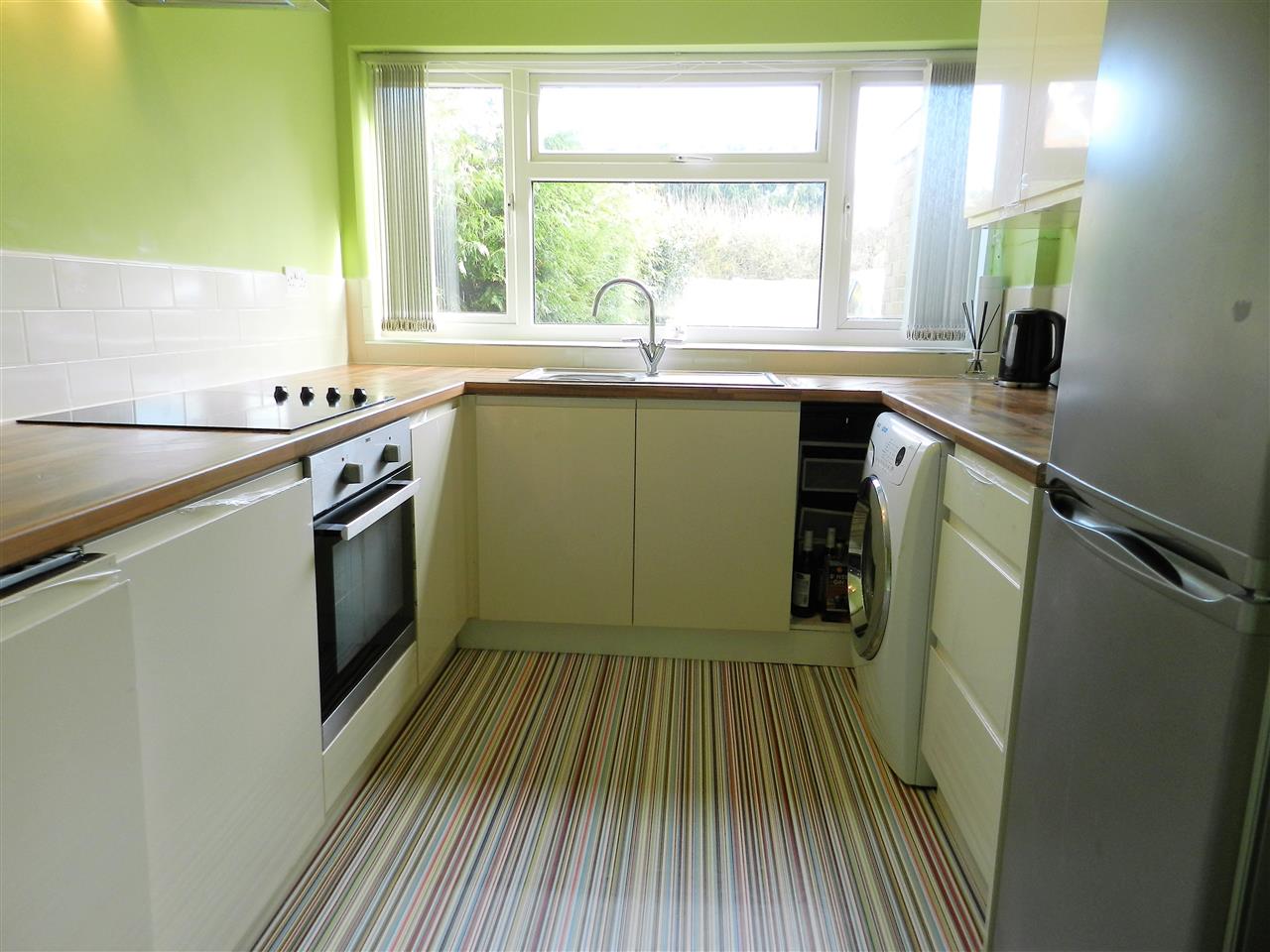 Mickledale Close - Picture 3