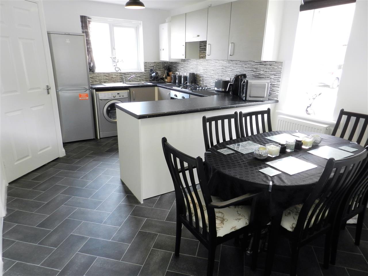 Primrose Way - Picture 2