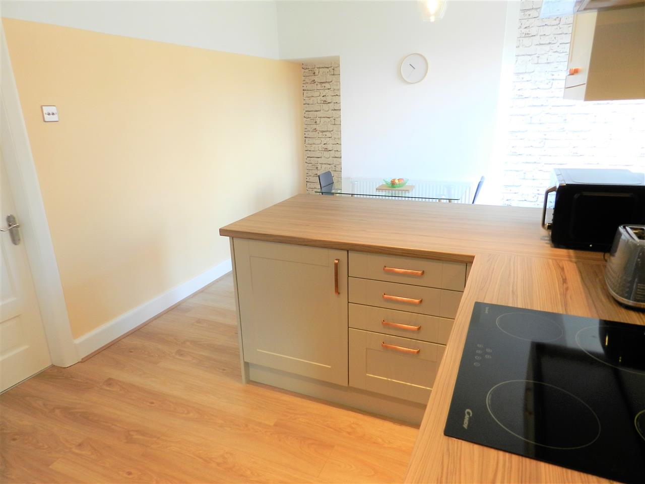 Mayfair Avenue - Picture 4