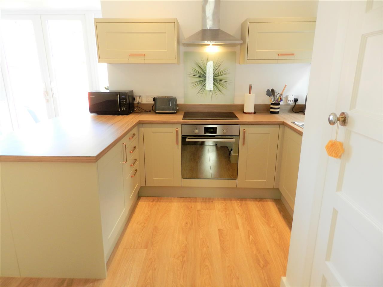 Mayfair Avenue - Picture 6