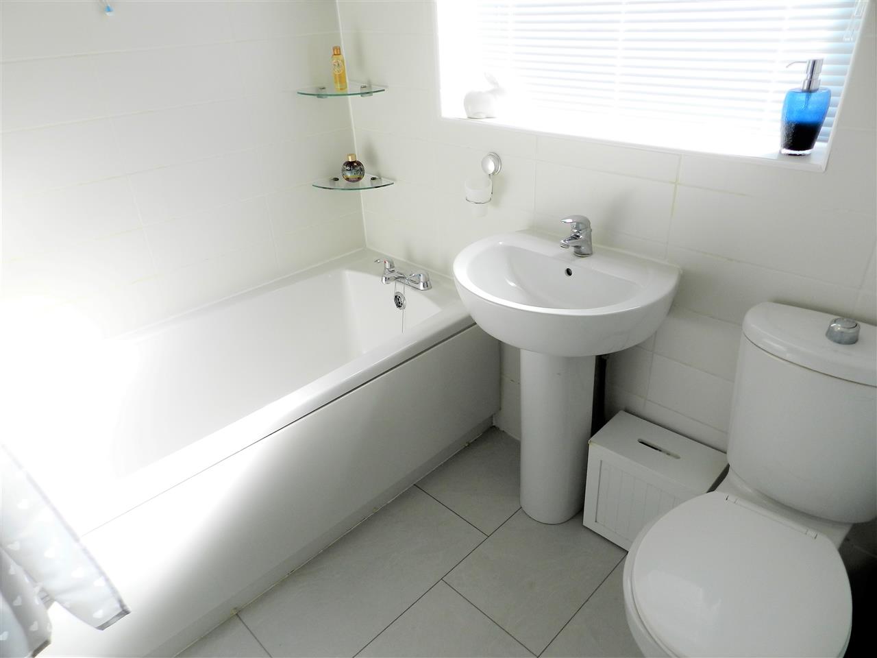 Mayfair Avenue - Picture 13
