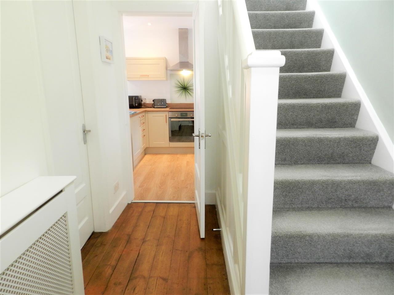 Mayfair Avenue - Picture 16