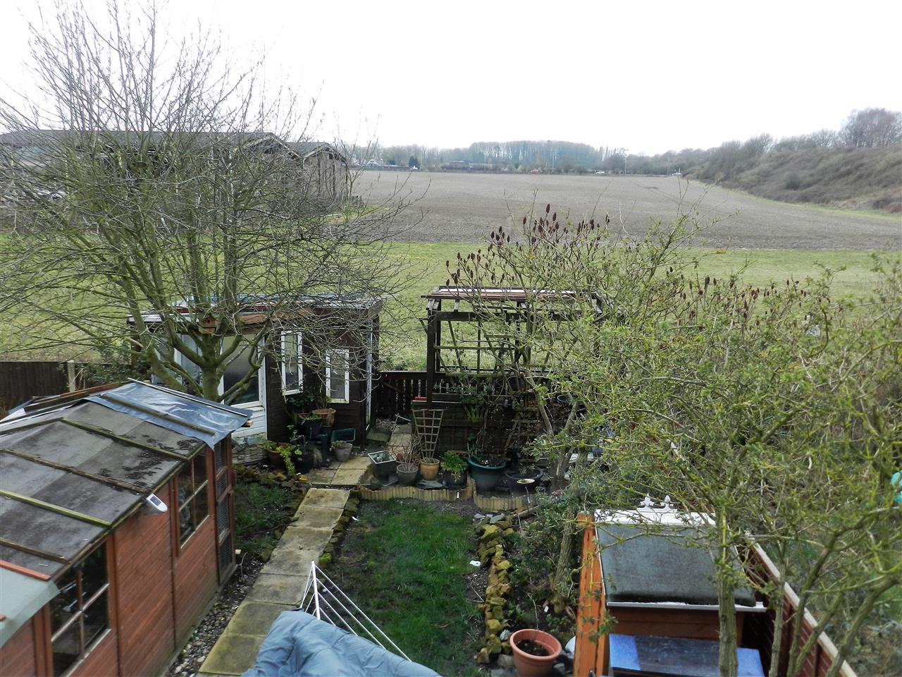 Mickledale Close - Picture 20