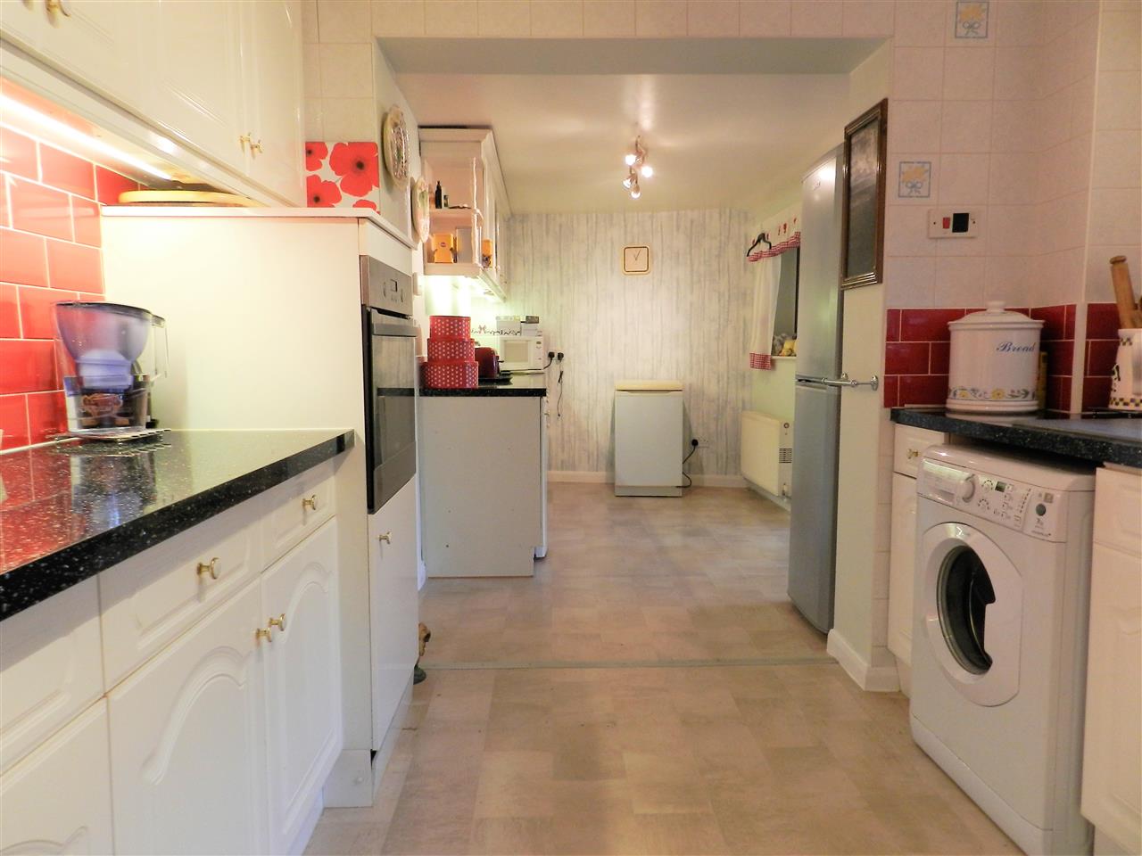 Mickledale Close - Picture 9
