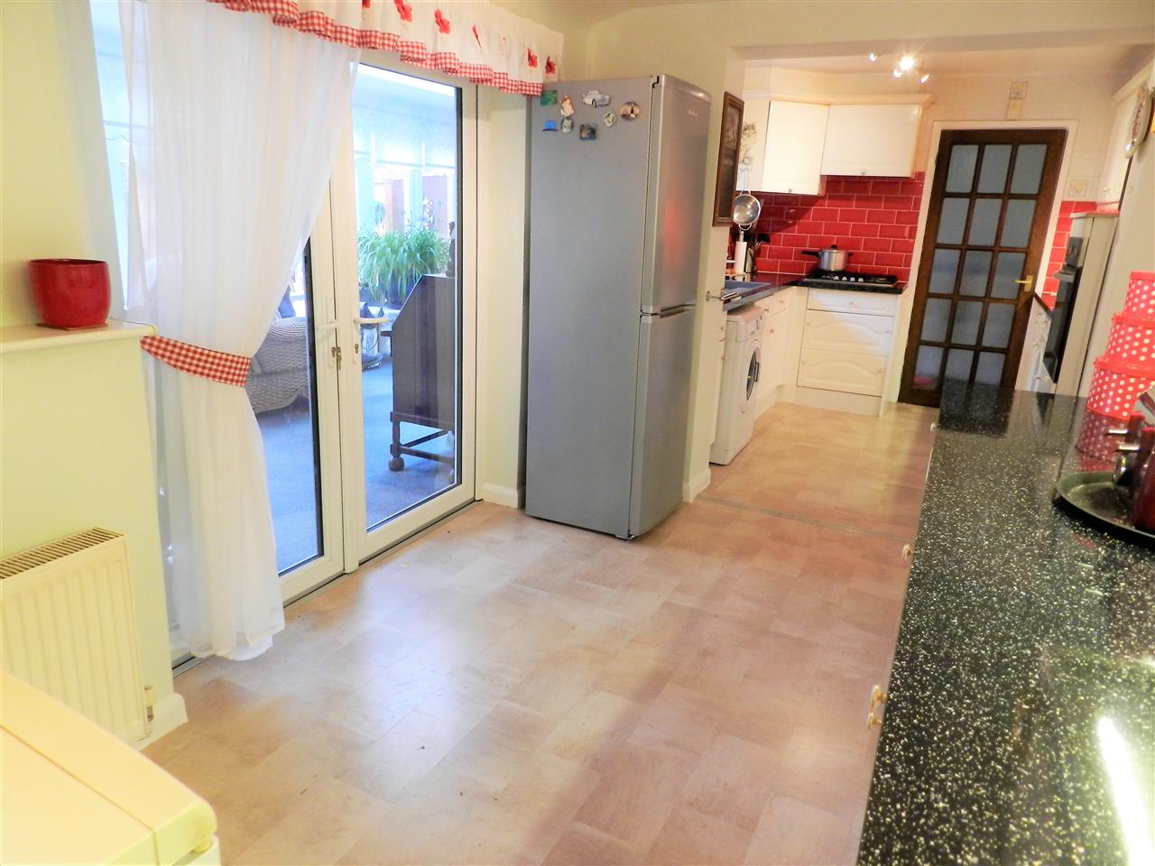 Mickledale Close - Picture 12
