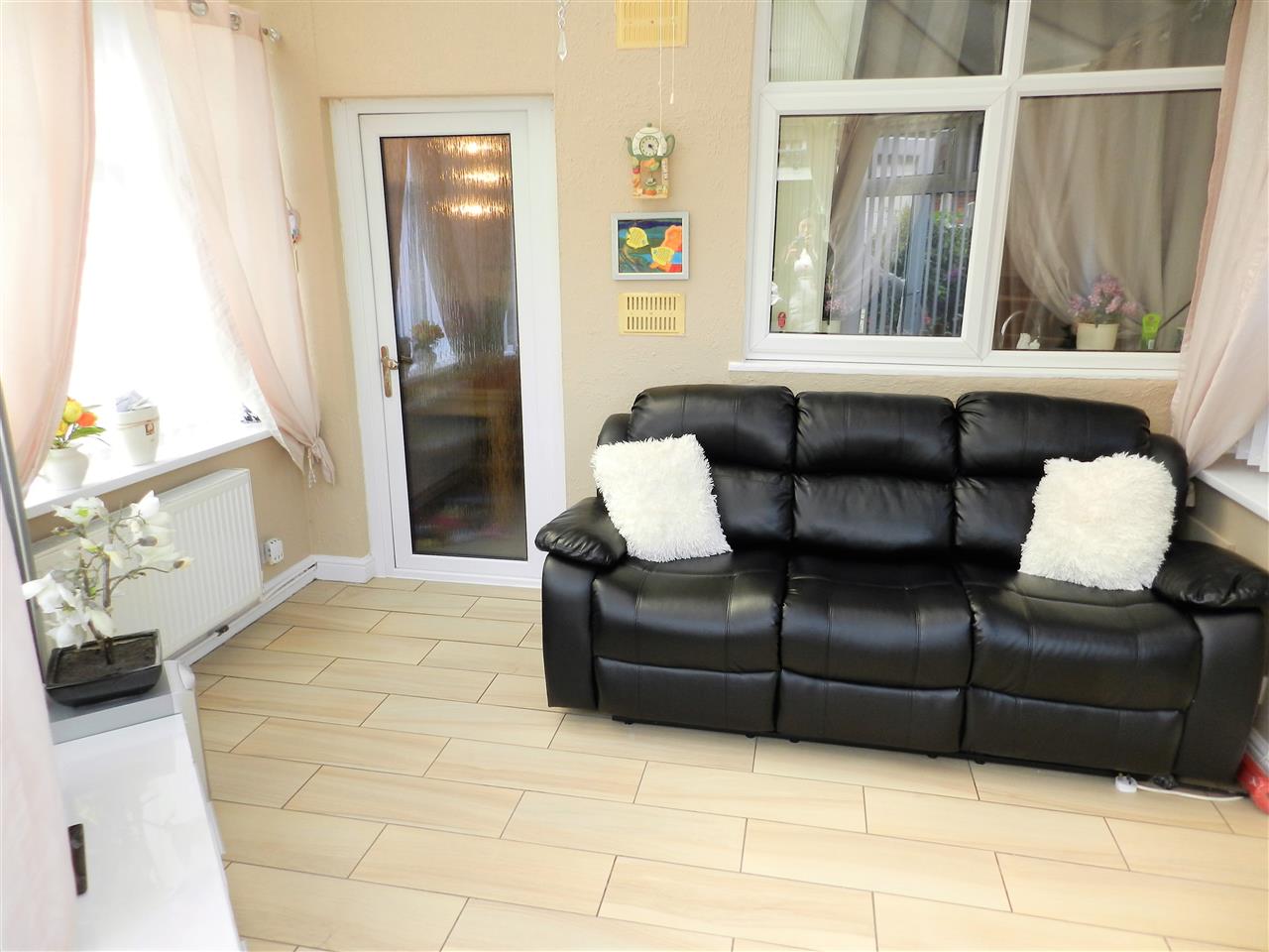 Maltravers Terrace - Picture 9