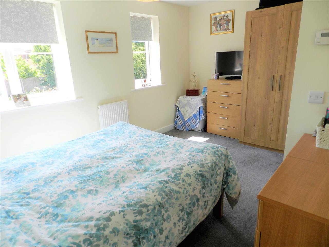 Kingston Road - Picture 8