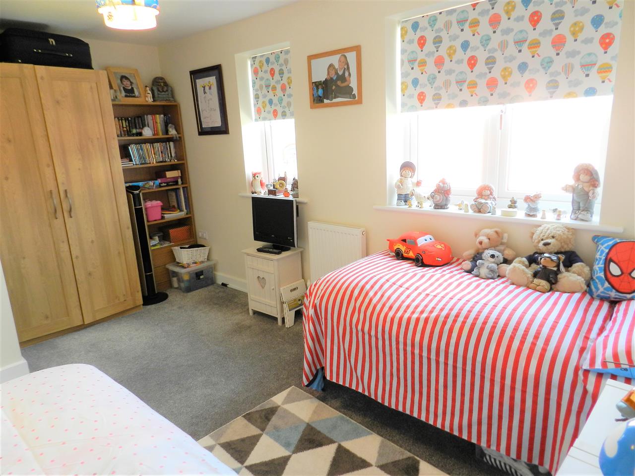 Kingston Road - Picture 10