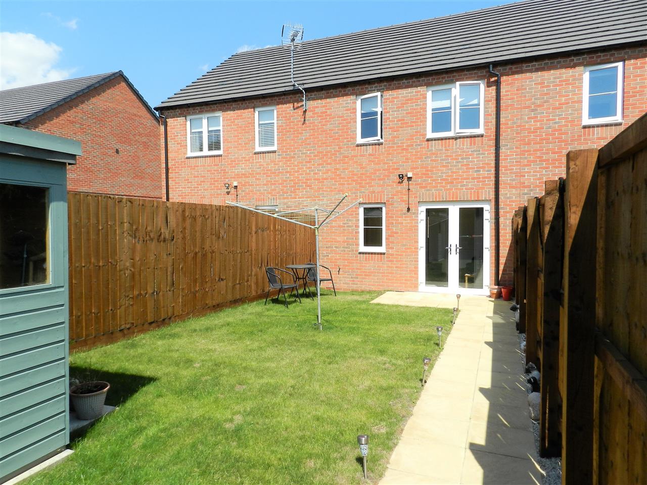 Kingston Road - Picture 14