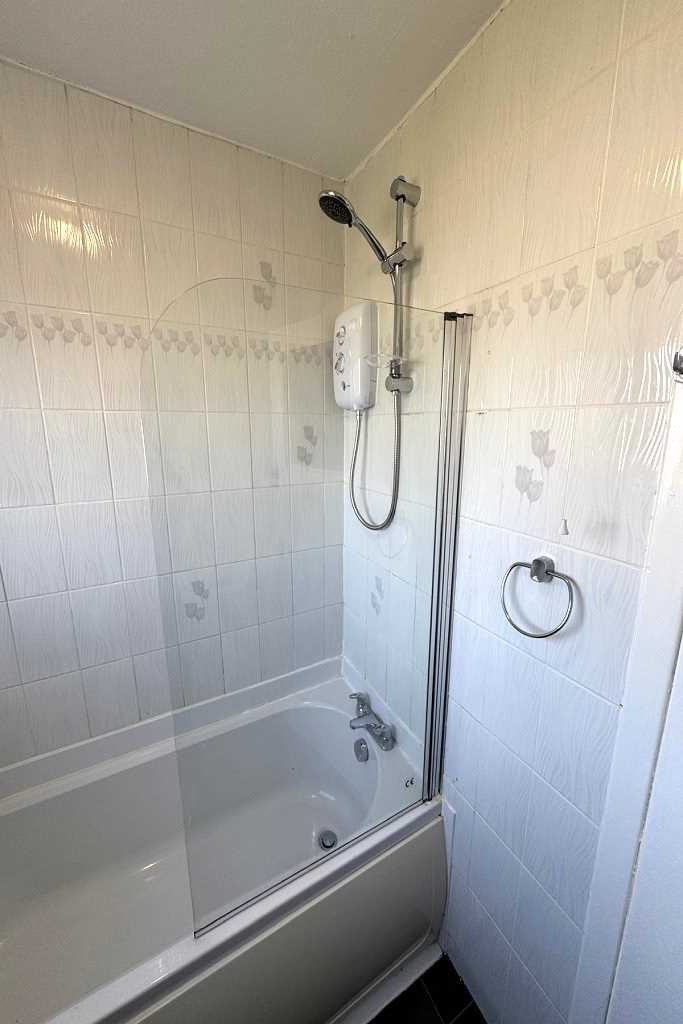 Birnam Avenue - Picture 13